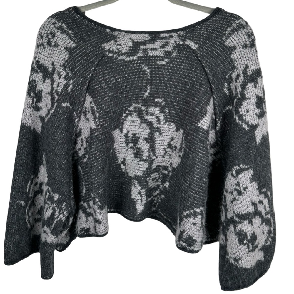 Free People Purple Rain Gray Floral Knit Wool Blend Cropped Sweater Size Medium - Picture 3 of 7